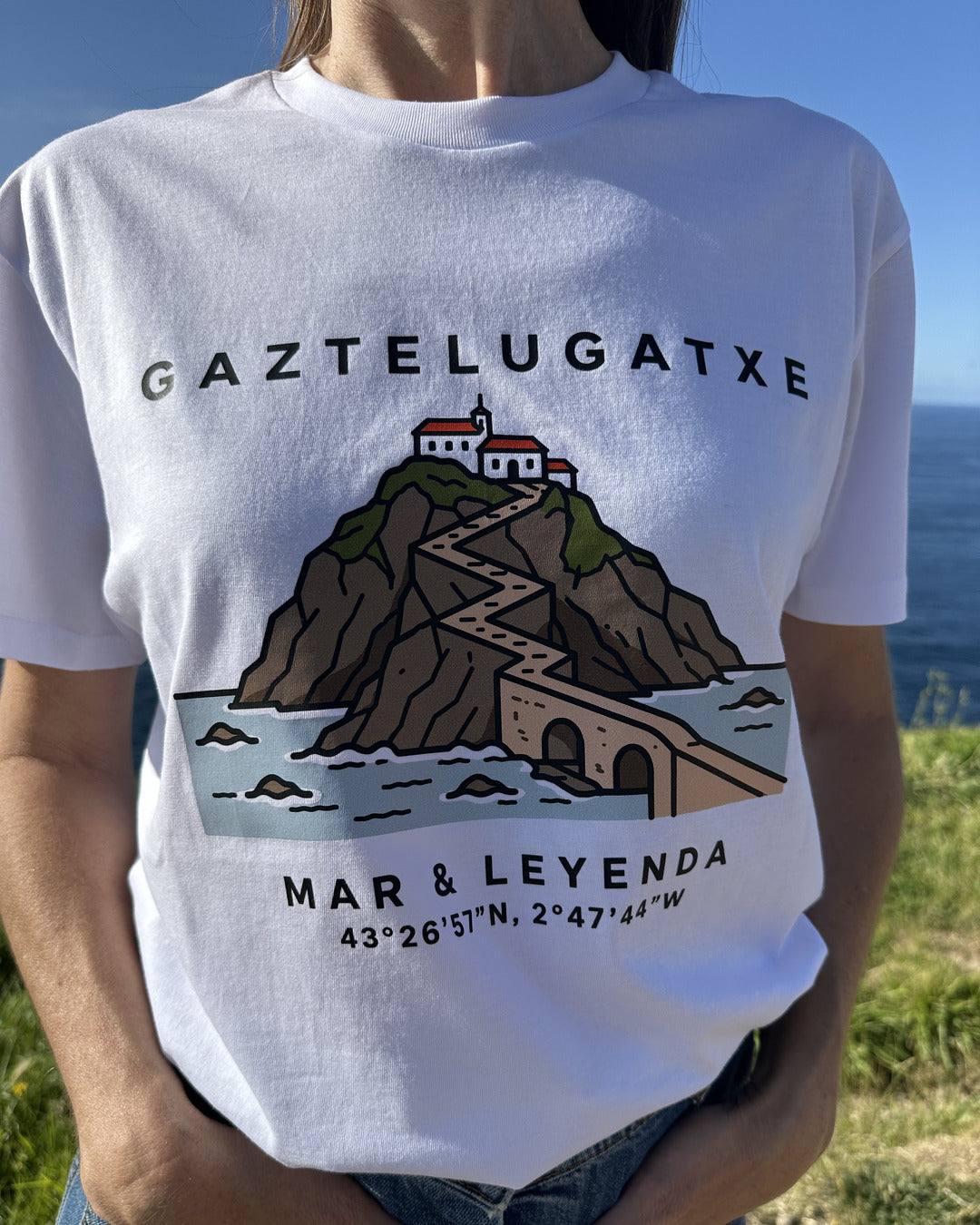 Camiseta Gaztelugatxe — Mar & Leyenda