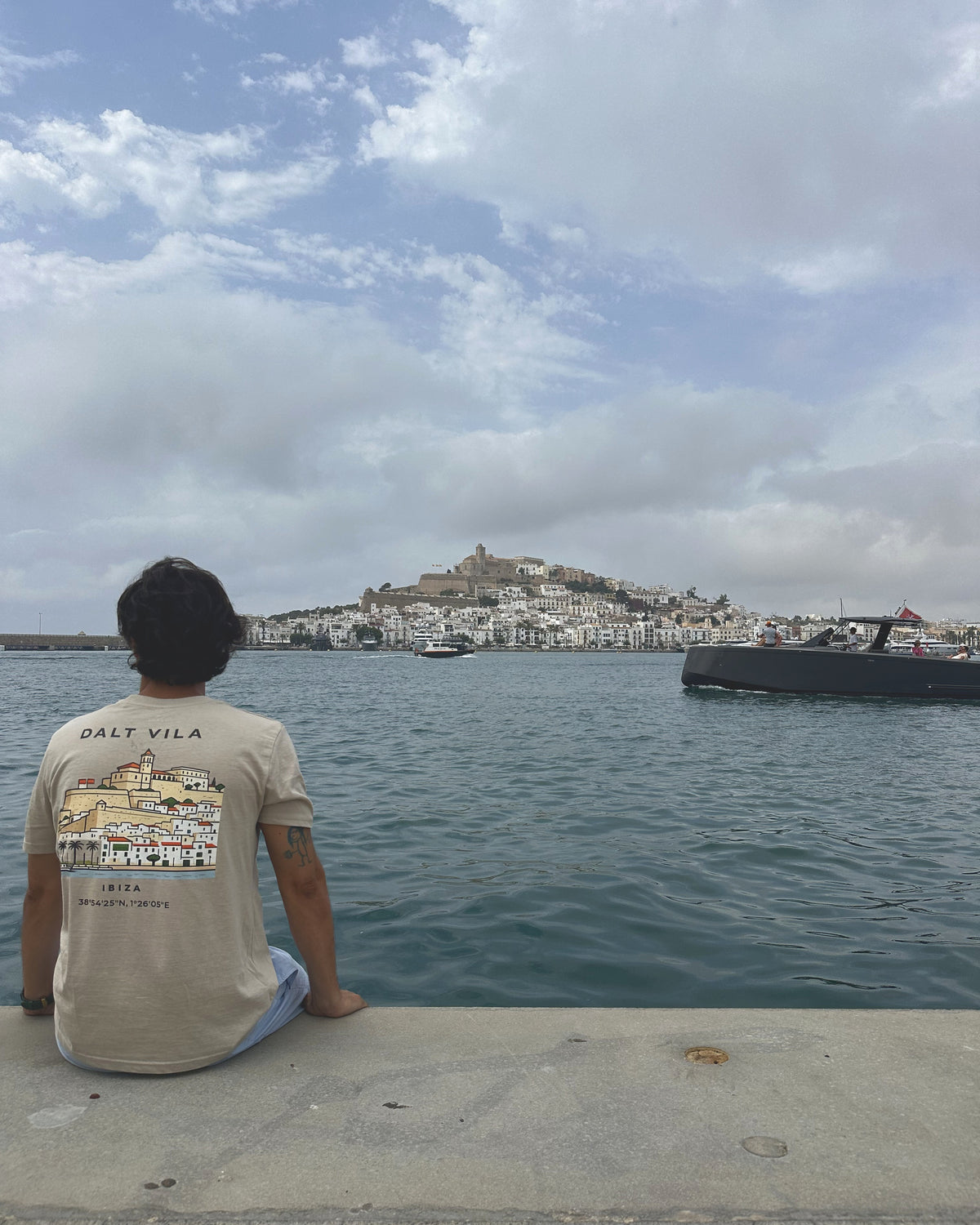 Camiseta Ibiza · Dalt Vila (hombre) — Edición Limitada